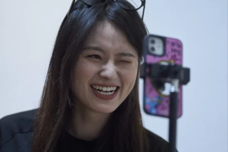 Chinese Singles Seek Love Through Live Video Chats