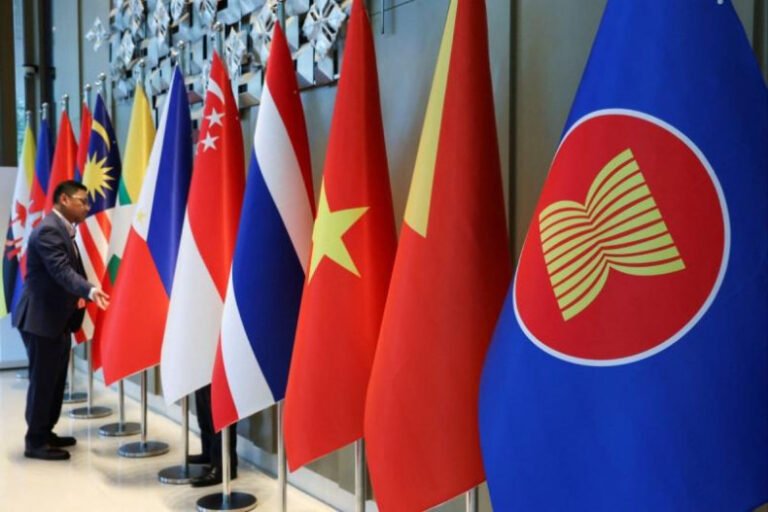 Southeast Asia Warned: Risks in Siding with US Against China in Trade War