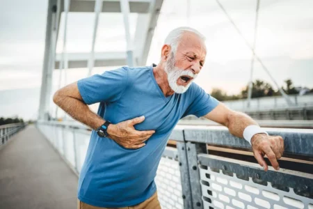 Cardiologist Warns: Never Ignore This Heart Symptom