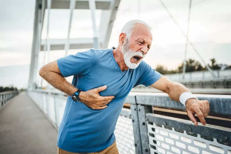 Cardiologist Warns: Never Ignore This Heart Symptom