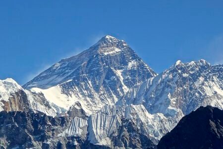 Filipino Climber Passes Away During Everest Expedition