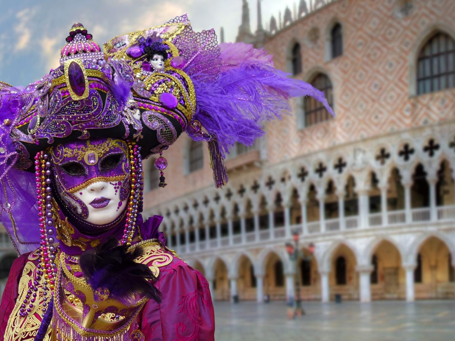 What Do Locals Do During the Venice Carnival?