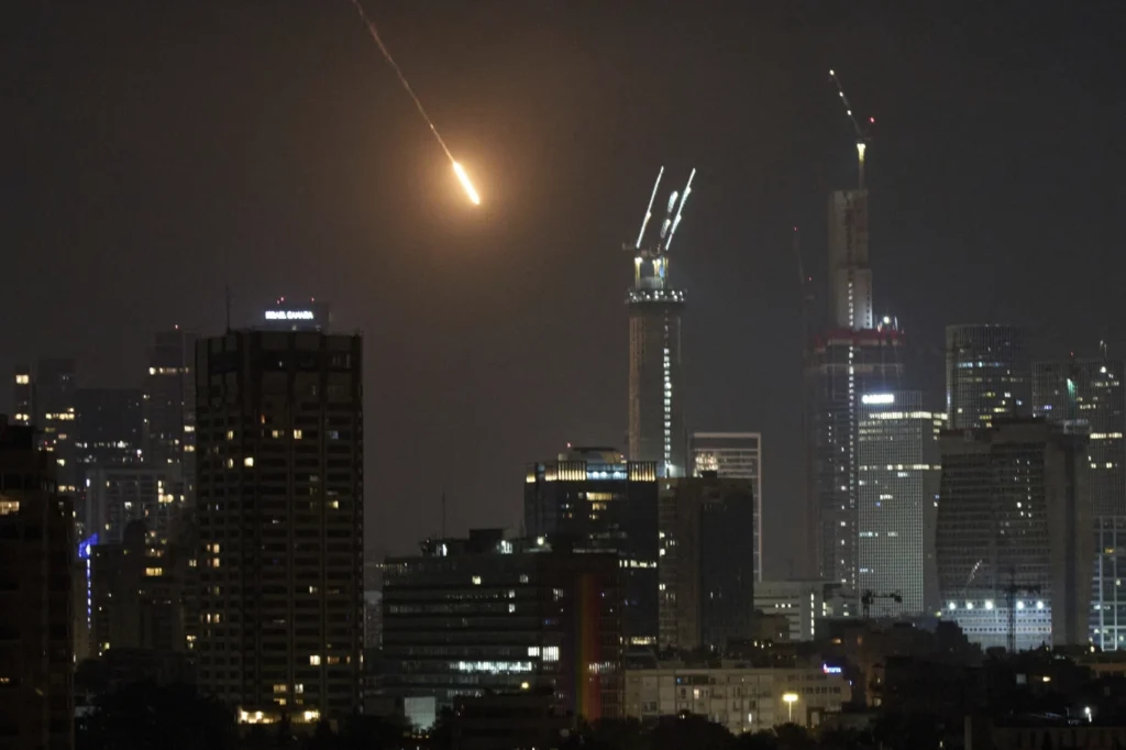 Fresh Iran Missile Attacks Hit Israel as Iraq Burns Fresh Iran Missile Attacks Hit Israel as Iraq Burns