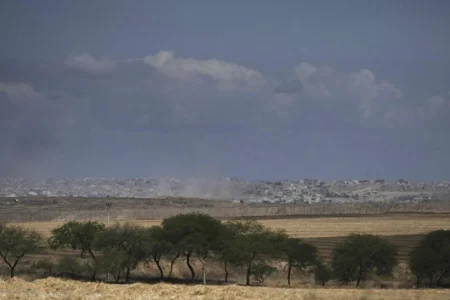 Israeli Forces Kill 27 Palestinians Near Gaza Aid Site