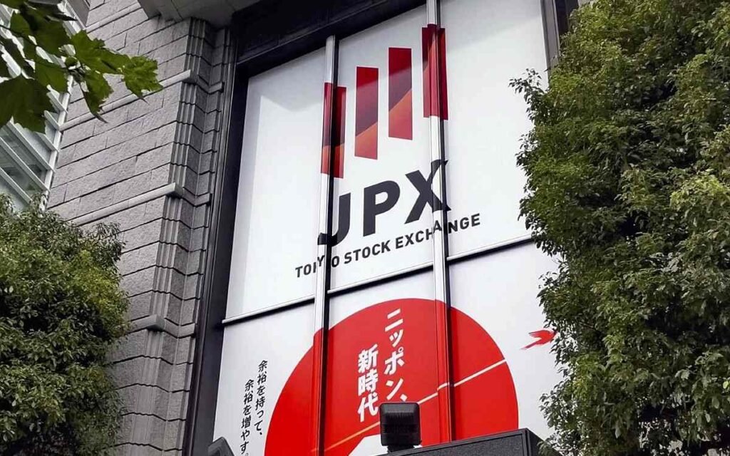 Nikkei Rises 4th Day; Hino Motors Shares Fall