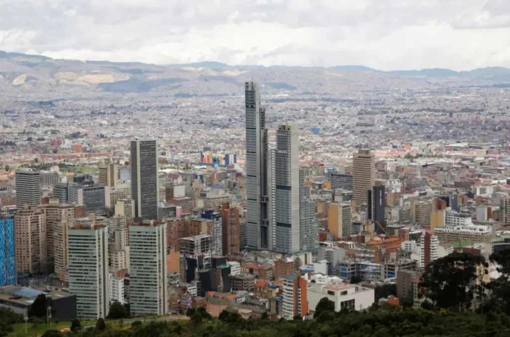 Strong Earthquake Shakes Central Colombia Early Sunday