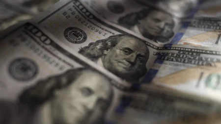 Dollar Drifts as Markets Brace for U.S. Payroll Report