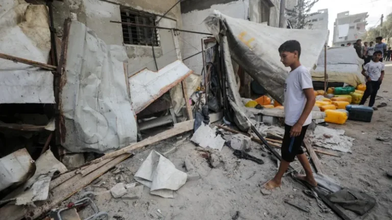 Gaza Water Strike Kills Children in Search of Drinking Water