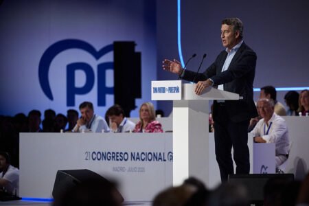 Spanish Centre-Right Leader Open to Working with Vox