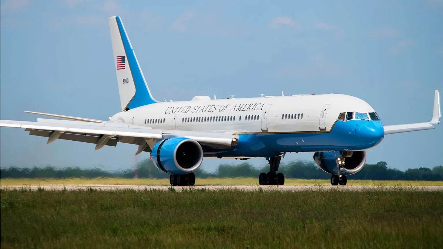 Air Force One Near Miss Raises Safety Concerns
