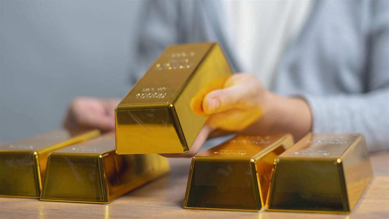 Gold Price Hits $3,500 Record