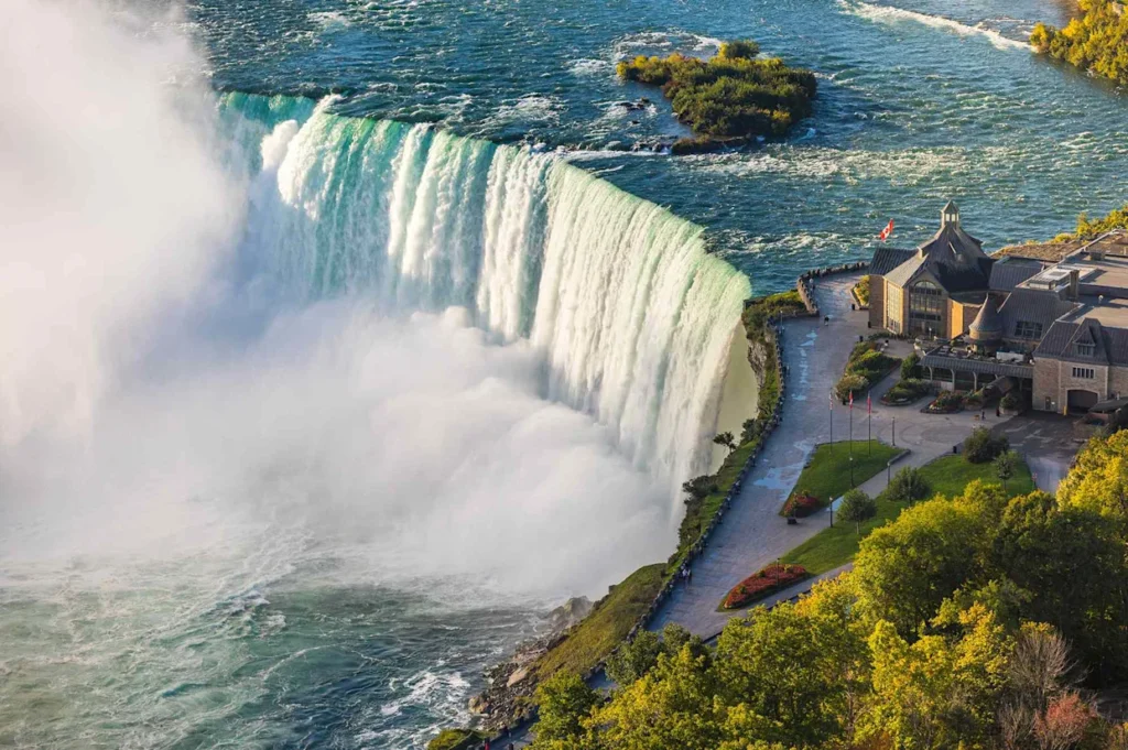 Niagara Falls Virtual Ride Lets Visitors Soar Over Iconic Waterfalls