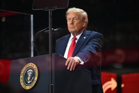 Trump memorial speech mixes tribute and politics