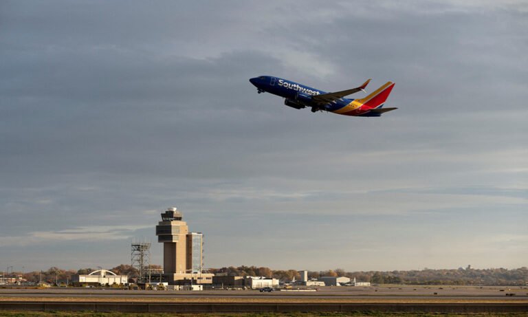 Nearly 1,500 US Flights Canceled Amid Shutdown Nearly 1,500 US Flights Canceled Amid Shutdown