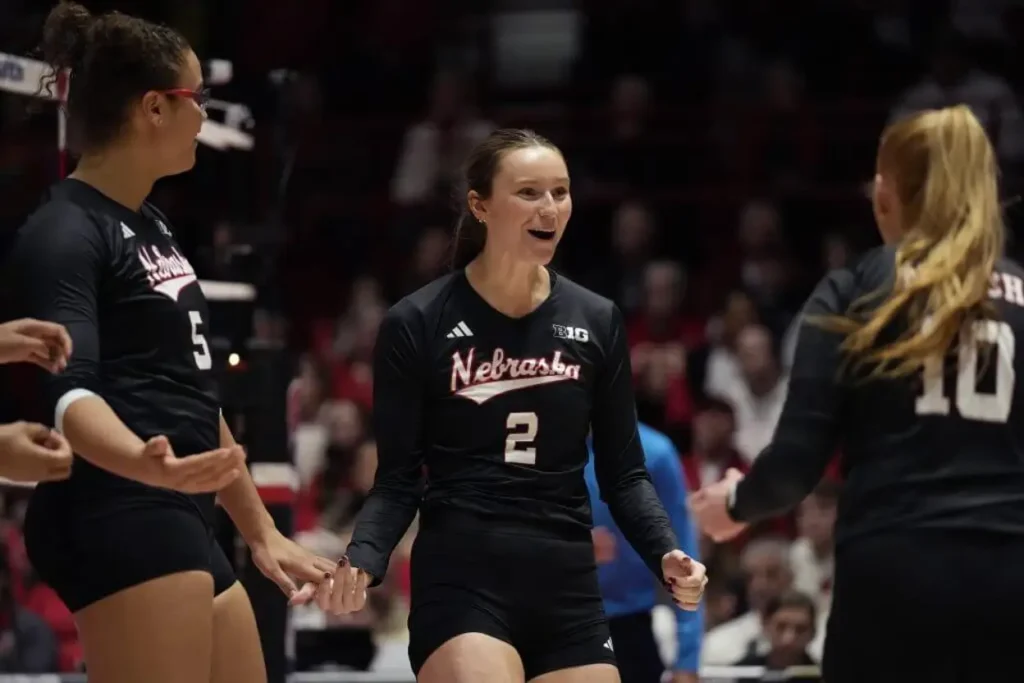 Nebraska Volleyball Hits 25-0 Record