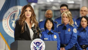 TSA Worker Bonuses Given During Airport Visit