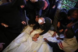 Deadly Israeli Strikes Kill 33 in Gaza