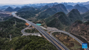 Guiyang-Pingtang Expressway Opens in Guizhou