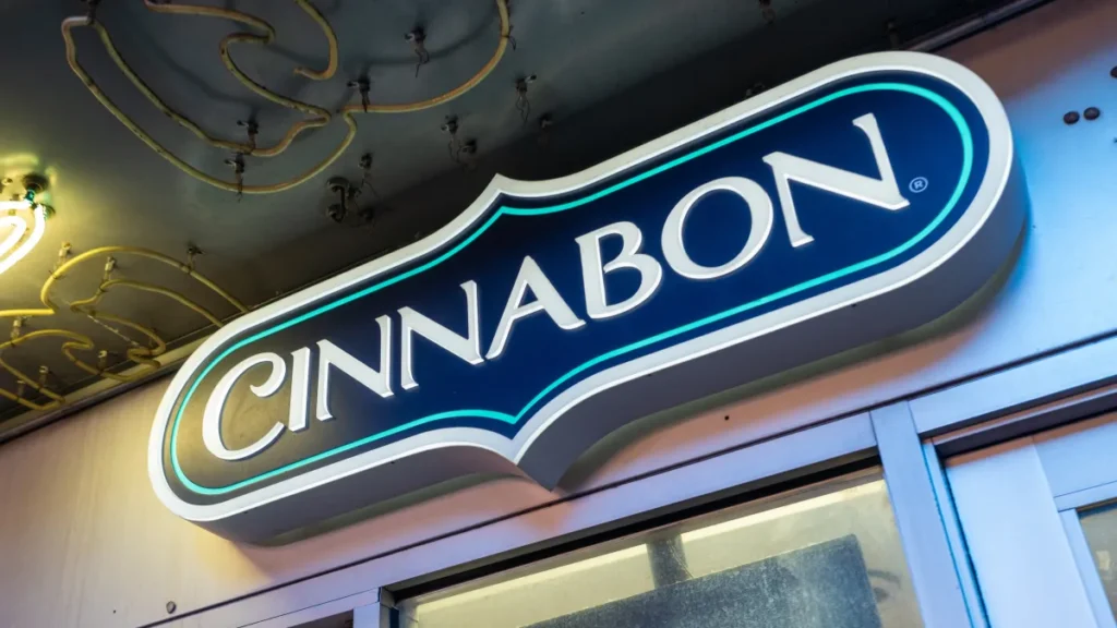 Wisconsin Cinnabon Racist Incident Wisconsin Cinnabon Racist Incident
