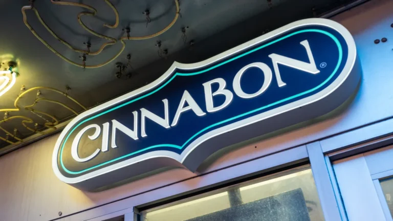 Wisconsin Cinnabon Racist Incident Wisconsin Cinnabon Racist Incident