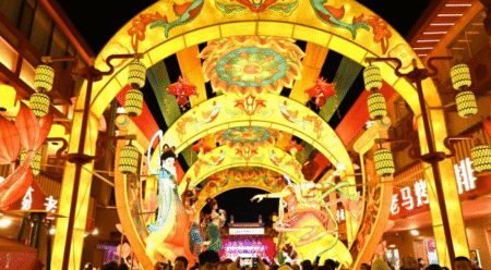 Dunhuang Lantern Fair Lights Up Gansu