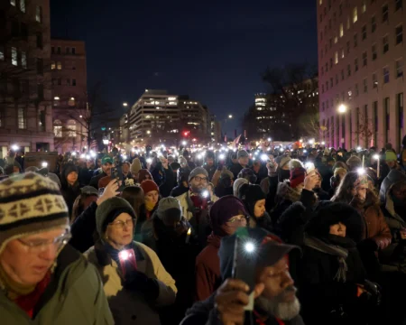 Judge blocks Trump officials from detaining refugees in Minnesota