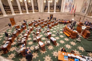 Missouri Lawmakers Push to End Income Tax