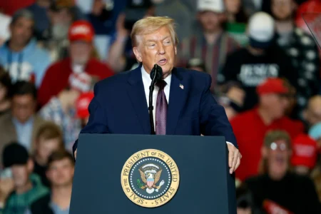 Trump Super PAC Holds $300M for Midterms