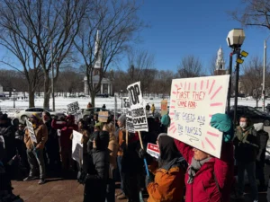 Experts Say Minneapolis Anti-ICE Protests Haven’t Crossed Constitutional Line
