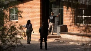 Savannah Guthrie Offers $1M Reward Amid Mother’s Ongoing Disappearance Savannah Guthrie Offers $1M Reward Amid Mother’s Ongoing Disappearance