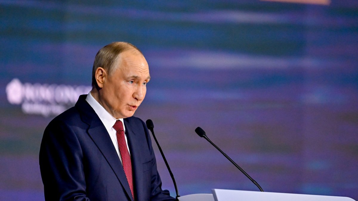 Lavrov Warns Global Conflicts Resemble World War III Russia Warns of Global Conflicts, Calls Current Tensions a “Third World War”