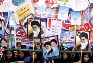 Iran Hardliners Reject Talks, Threaten Hormuz Closure Iran Hardliners Reject Talks, Threaten Hormuz Closure
