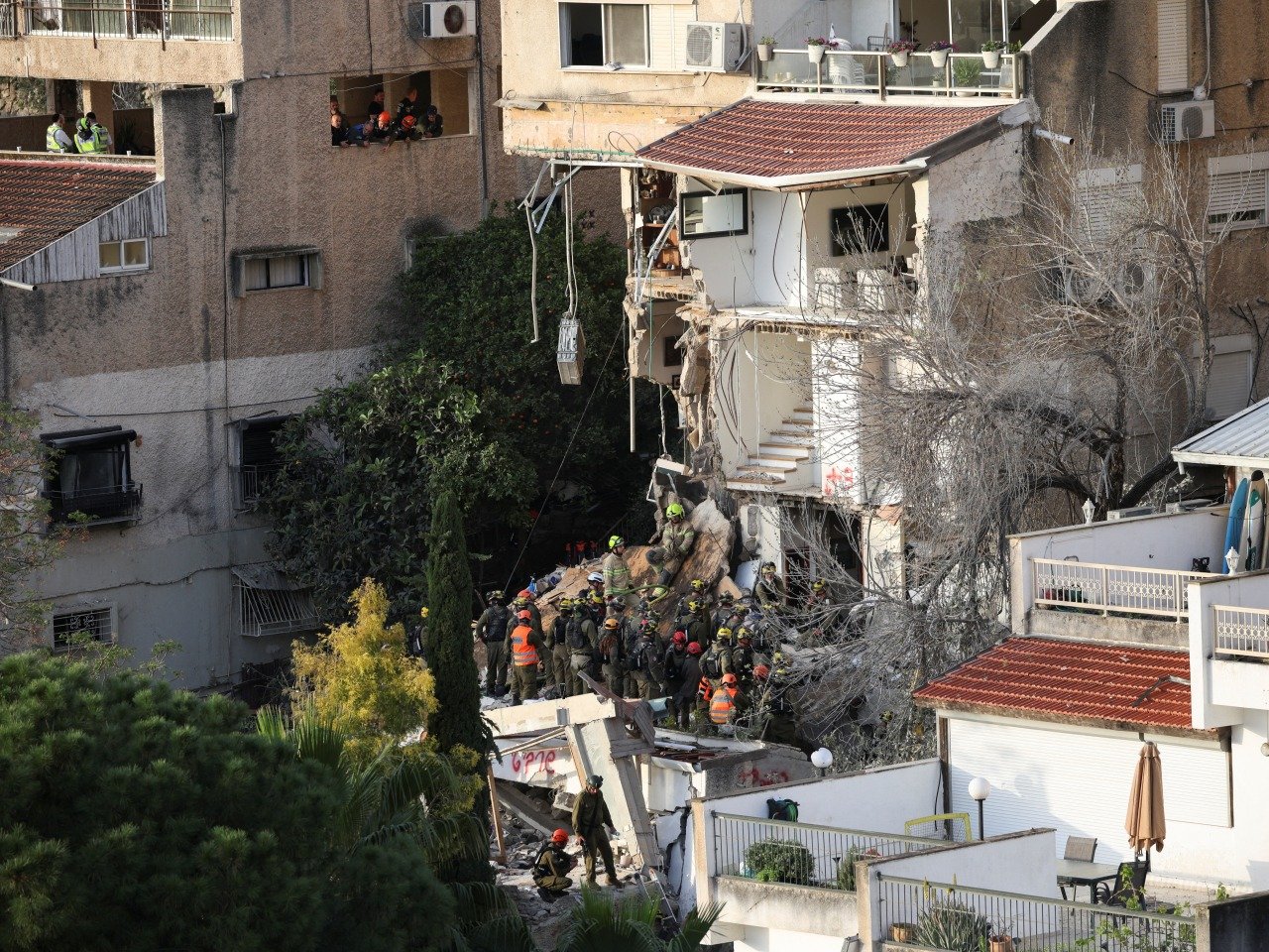 Iran Missile Strikes Hit Haifa, Escalating Israel Conflict