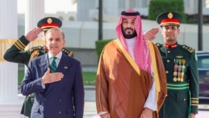 Iran US tensions: Pakistan Balances Diplomacy and Saudi Deal Iran US tensions: Pakistan Balances Diplomacy and Saudi Deal