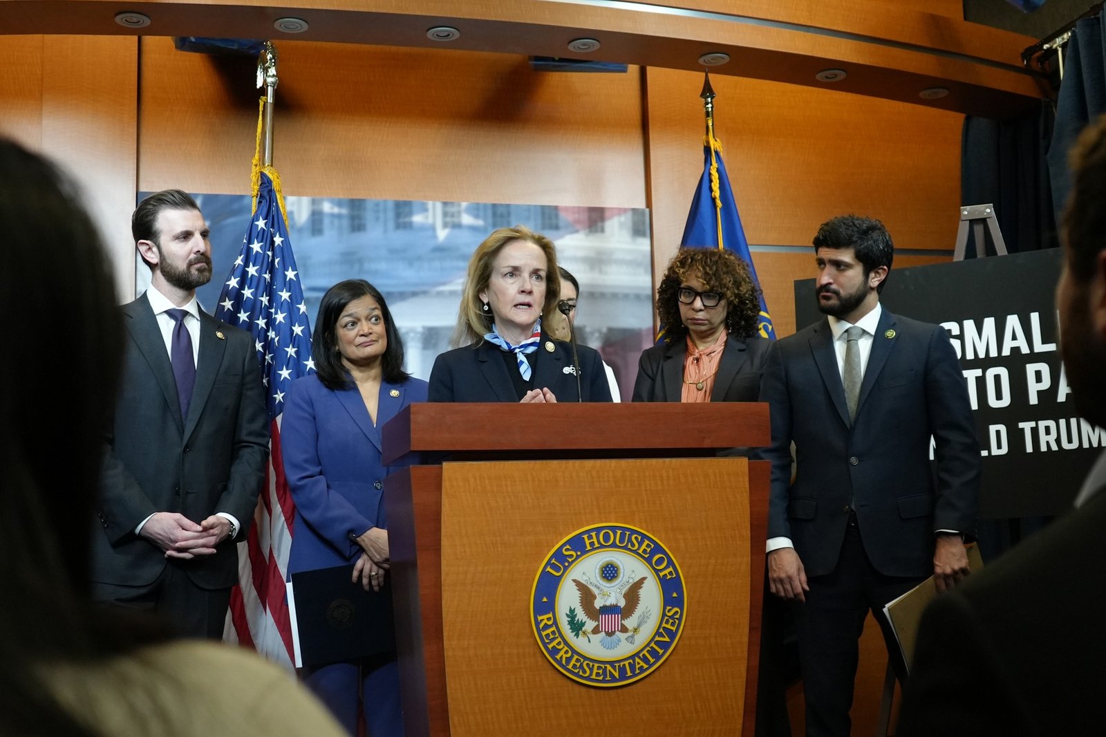 US Faces $200B Losses Amid Iran Conflict After 40 Days US Faces $200B Losses Amid Iran Conflict After 40 Days