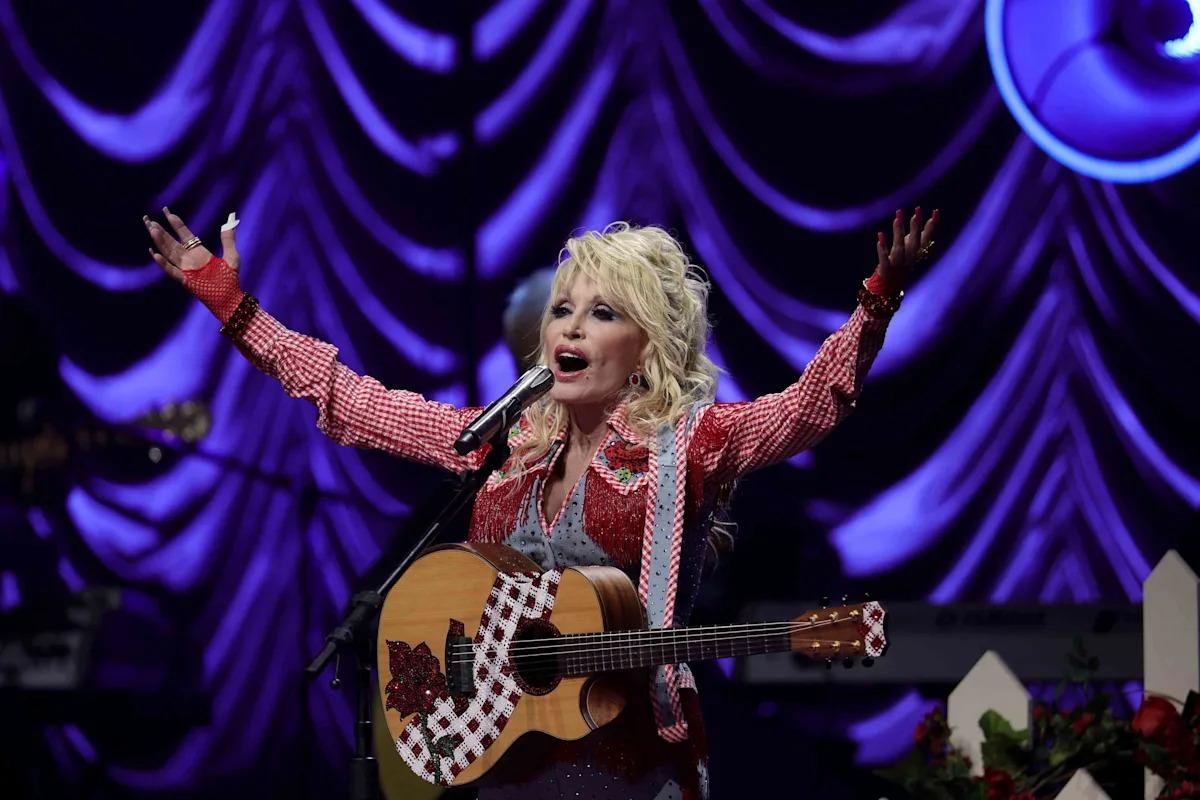 Dolly Parton Dies at 80 as Fans Mourn Music Icon