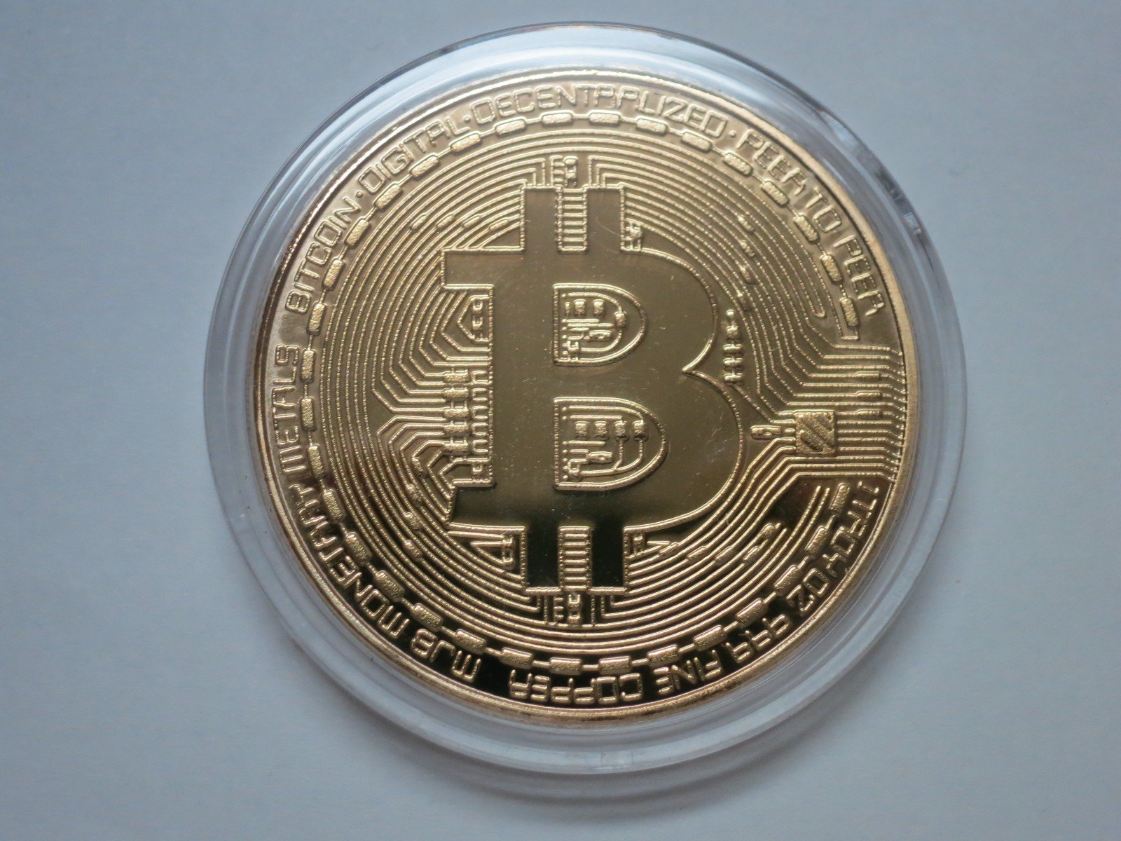Bitcoin Drops As Rate Hike Bets Climb Higher
