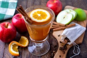 Hot Mulled Cider Warms Early Autumn