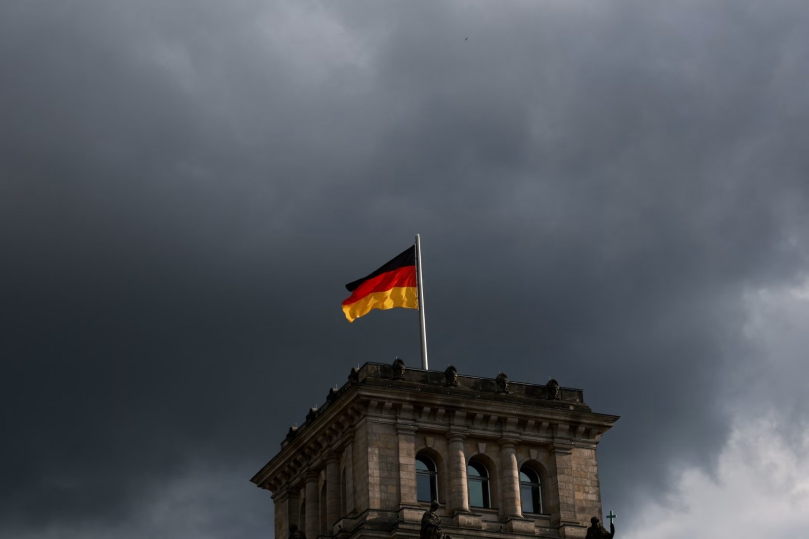 Germany Consumer Confidence Falls