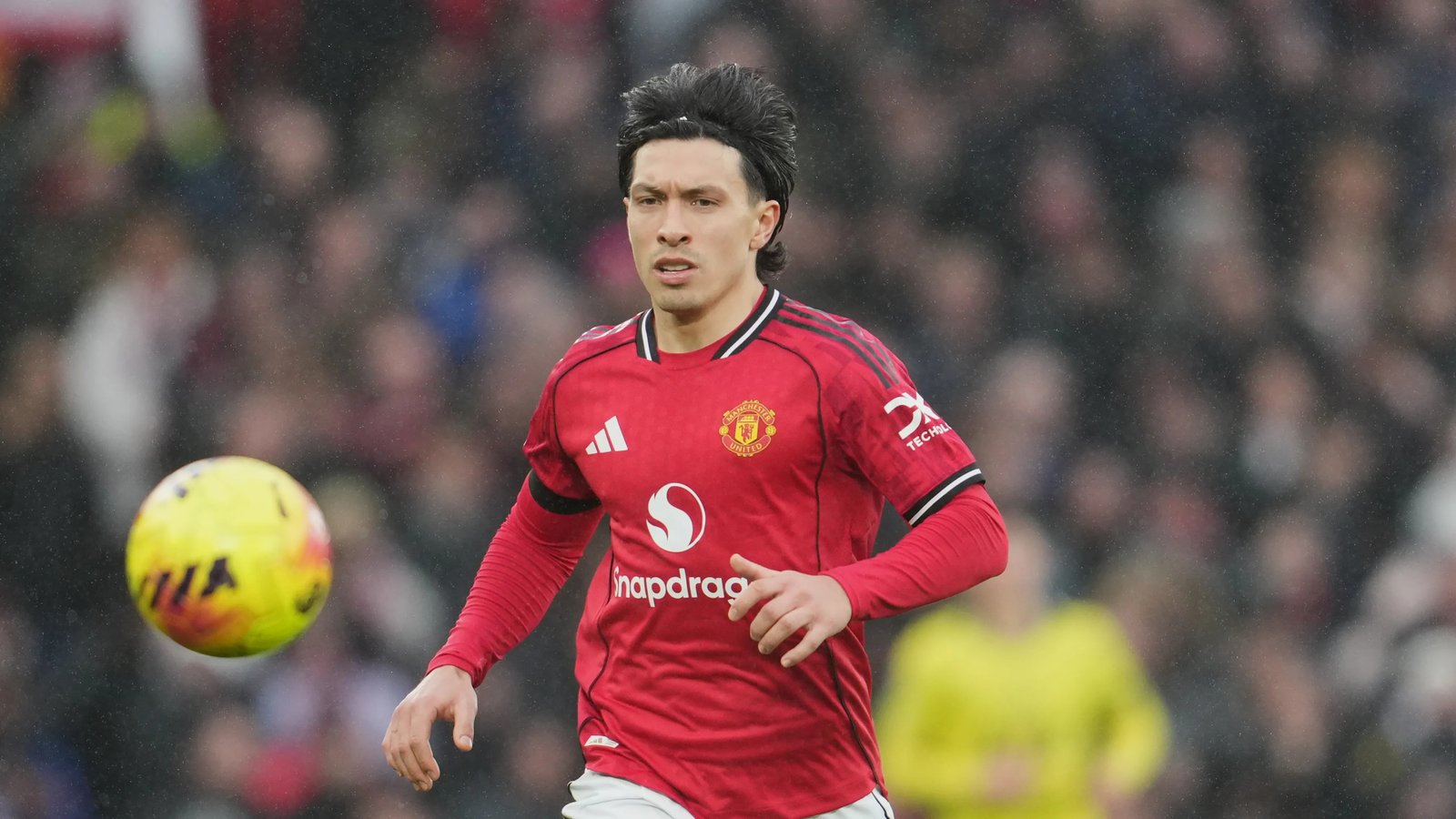 Manchester United Face Pressure Before Leeds Rivalry Match